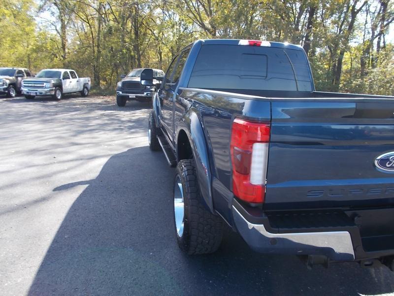 Ford Super Duty F-250 SRW Lariat 4WD Crew Cab 6.75' Box 2017