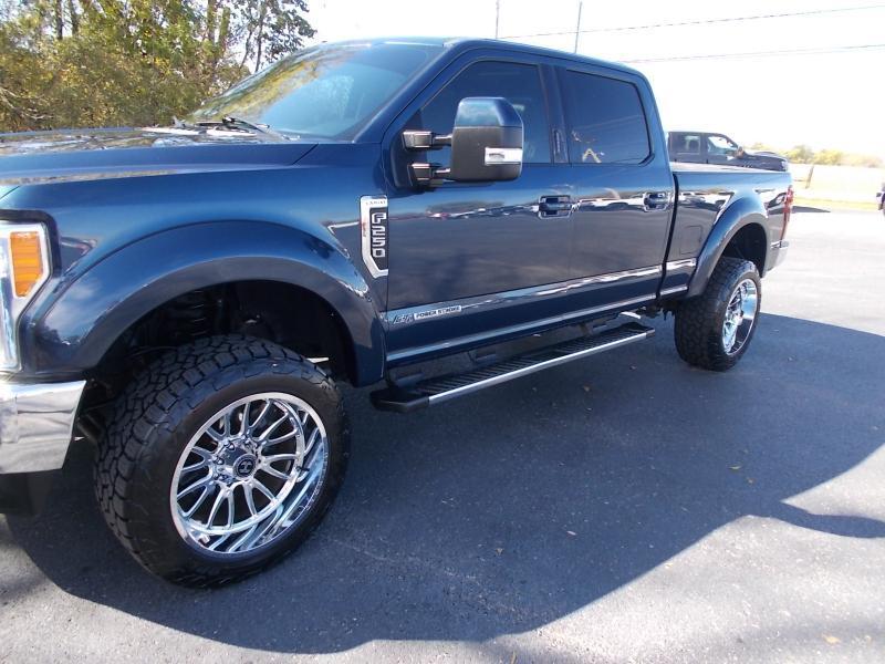 Ford Super Duty F-250 SRW Lariat 4WD Crew Cab 6.75' Box 2017