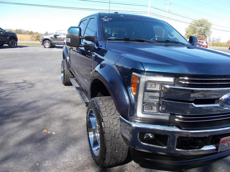 Ford Super Duty F-250 SRW Lariat 4WD Crew Cab 6.75' Box 2017