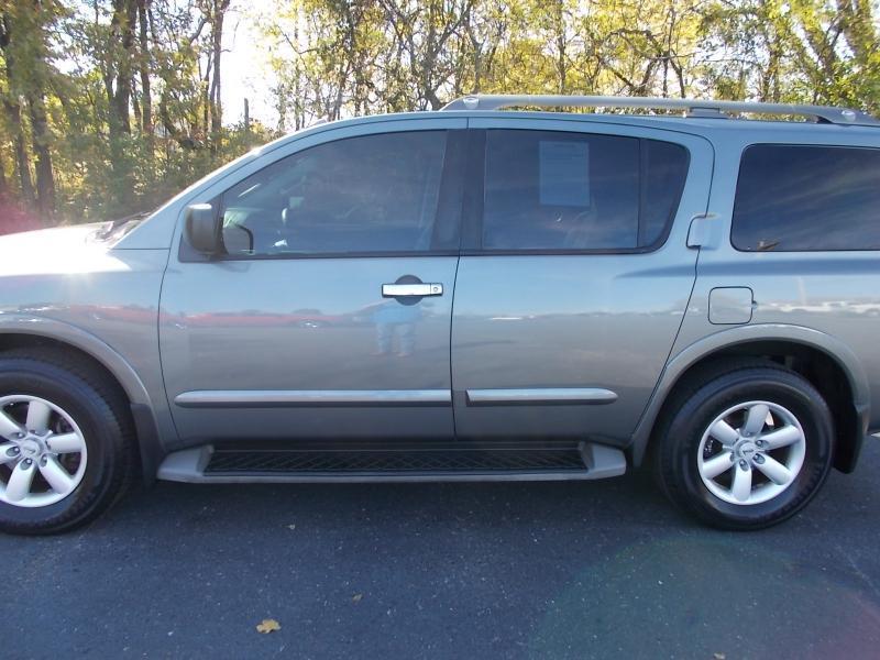 Nissan Armada 2WD 4dr SV 2015