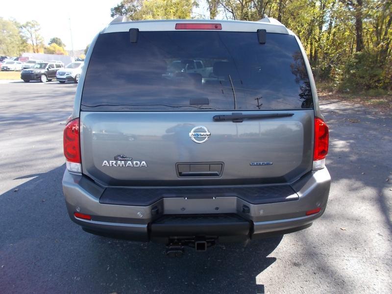 Nissan Armada 2WD 4dr SV 2015