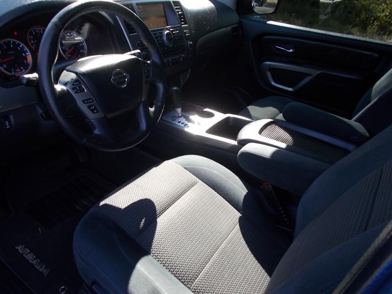 Nissan Armada 2WD 4dr SV 2015