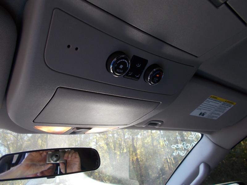 Nissan Armada 2WD 4dr SV 2015