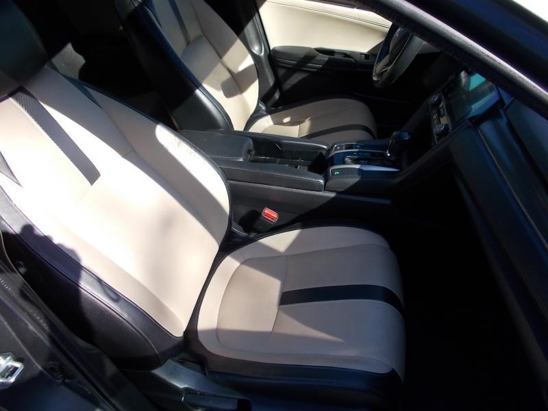 Honda Civic Hatchback EX-L Navi CVT 2017