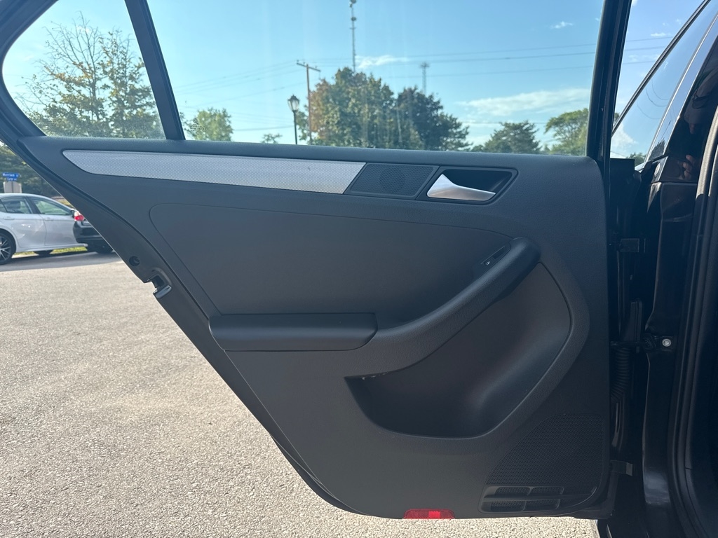 Volkswagen Jetta Sedan 4dr Auto SE 2016