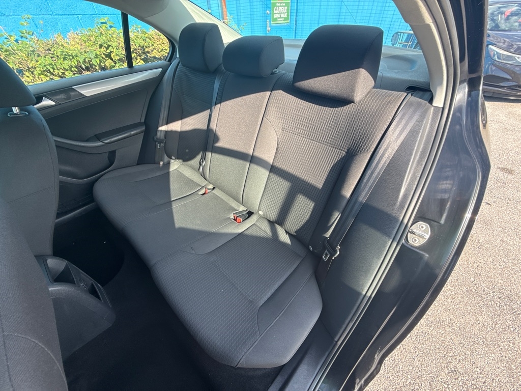 Volkswagen Jetta Sedan 4dr Auto SE 2016