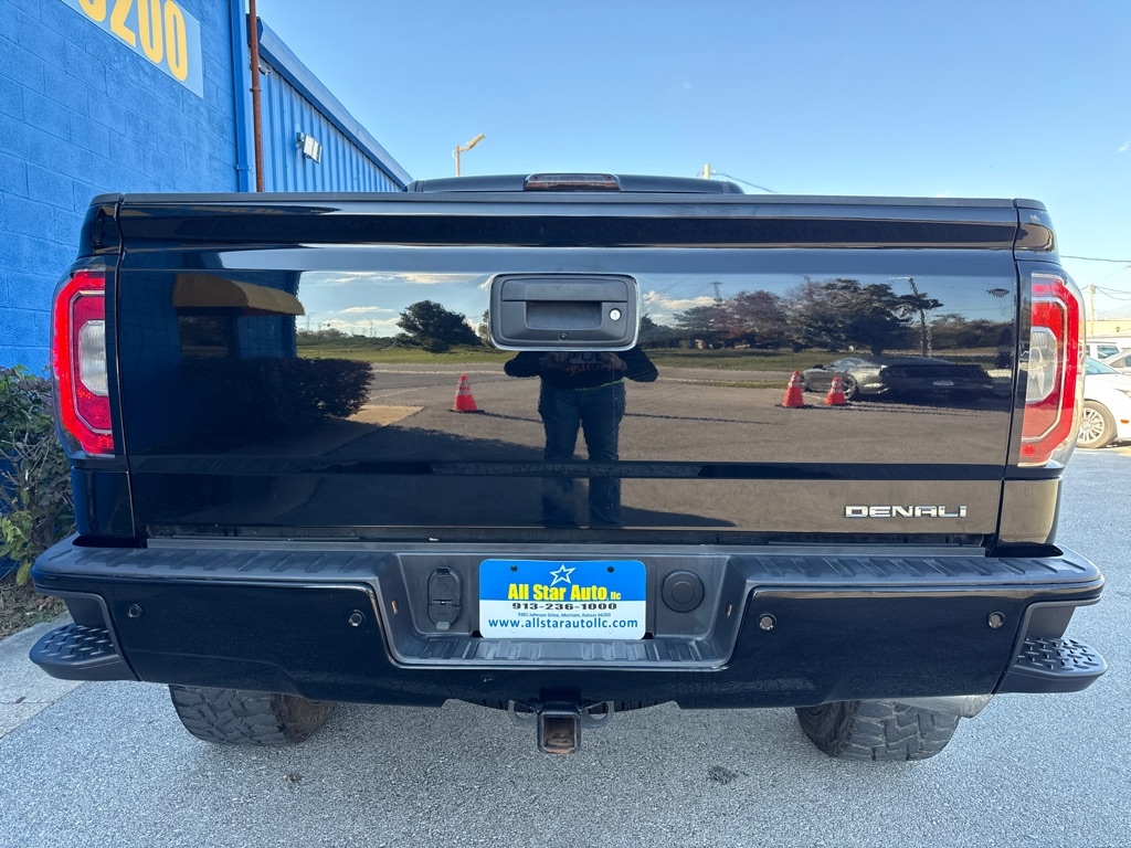 GMC Sierra 1500 Denali Crew Cab 4WD 2018 GMC Sierra 1500 Denali Crew Cab 4WD 2018