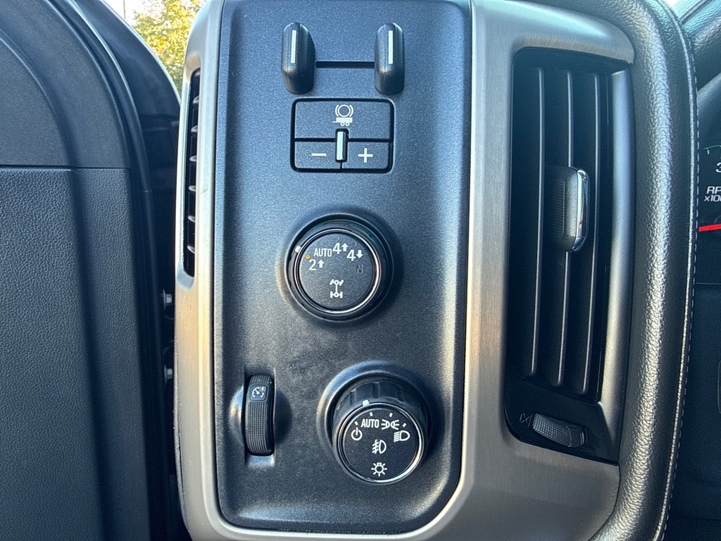 GMC Sierra 1500 Denali Crew Cab 4WD 2018 GMC Sierra 1500 Denali Crew Cab 4WD 2018