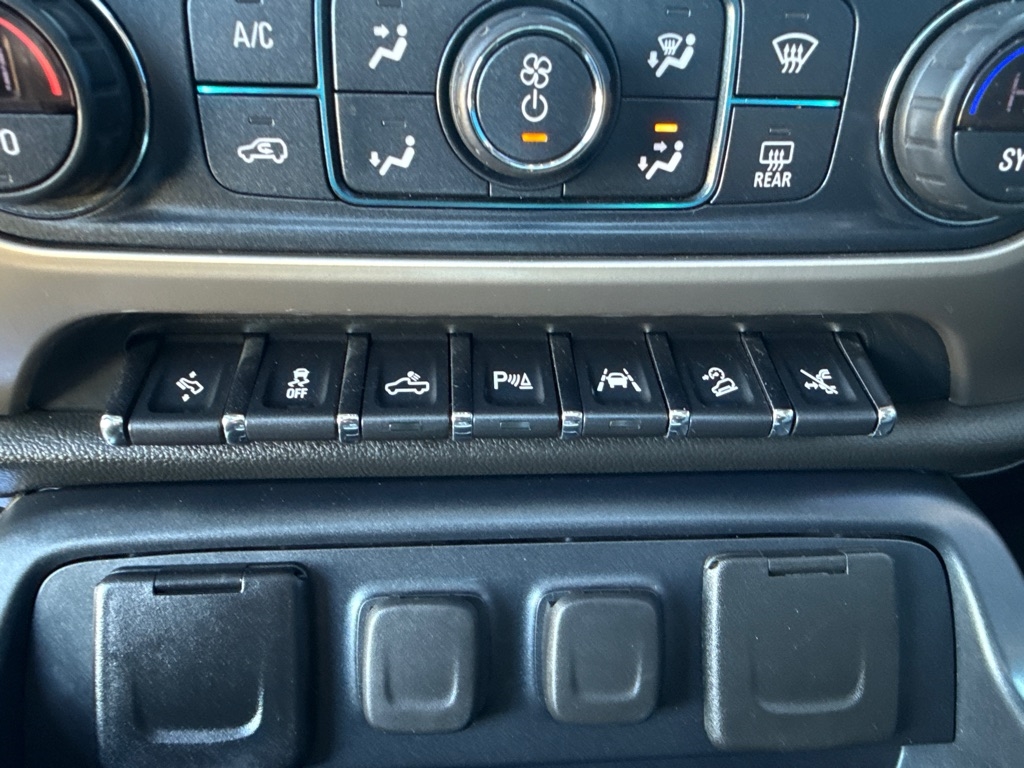 GMC Sierra 1500 Denali Crew Cab 4WD 2018 GMC Sierra 1500 Denali Crew Cab 4WD 2018