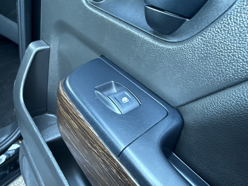 GMC Sierra 1500 Denali Crew Cab 4WD 2018 GMC Sierra 1500 Denali Crew Cab 4WD 2018