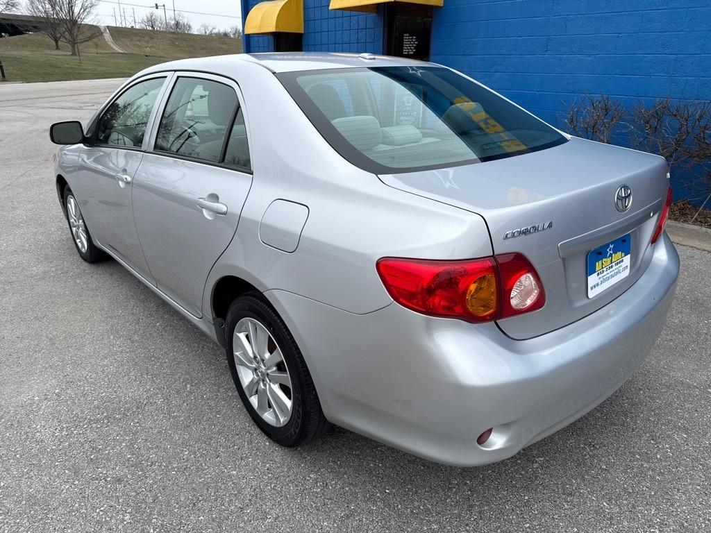 Toyota Corolla  2010