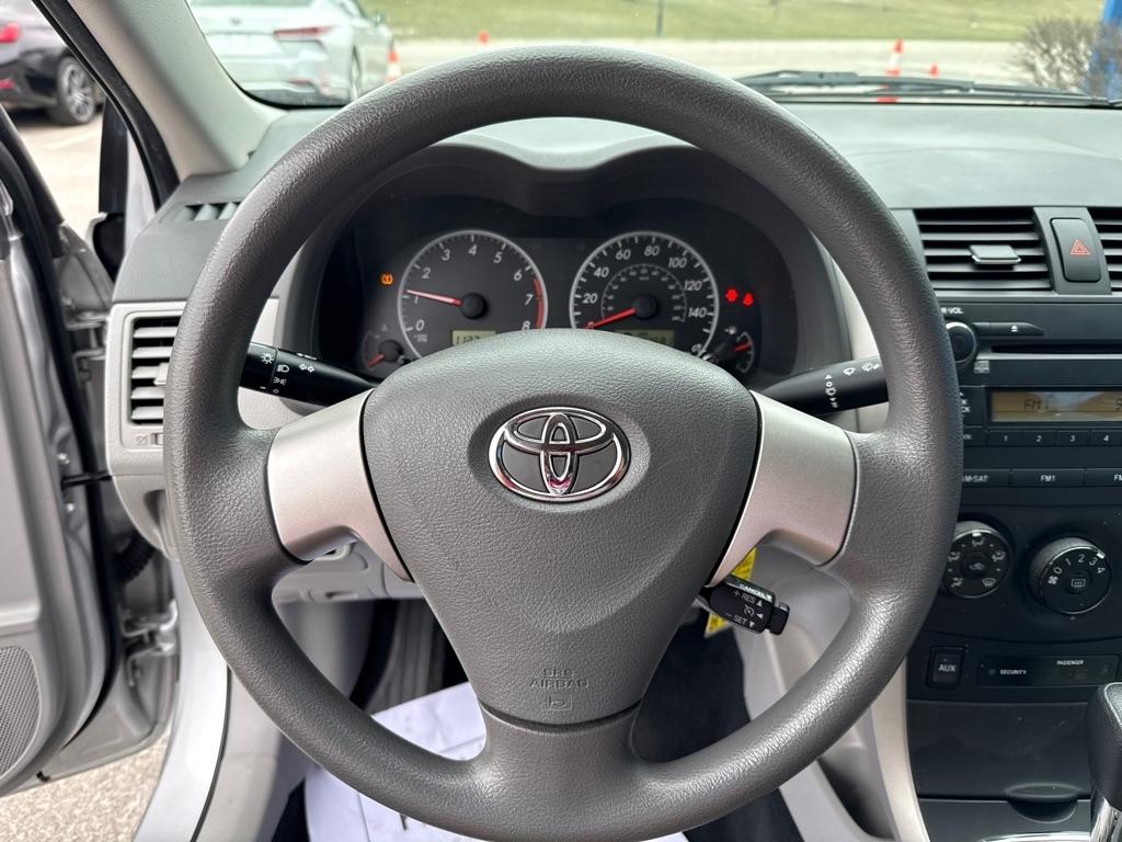 Toyota Corolla  2010