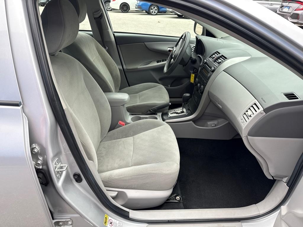 Toyota Corolla  2010