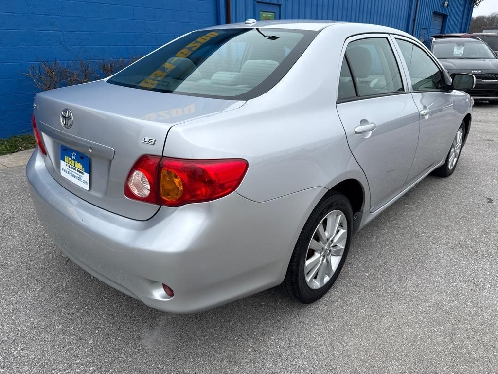 Toyota Corolla  2010