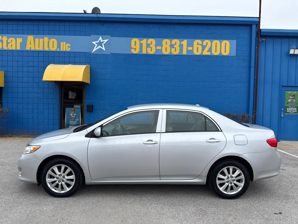 Toyota Corolla  2010