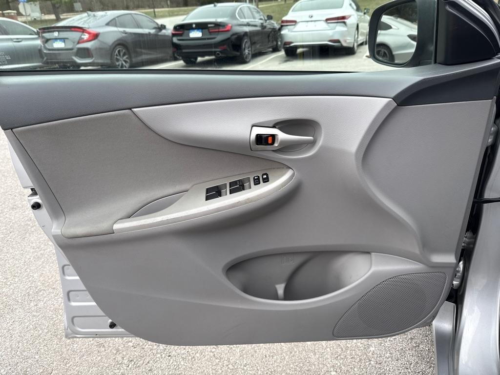 Toyota Corolla  2010