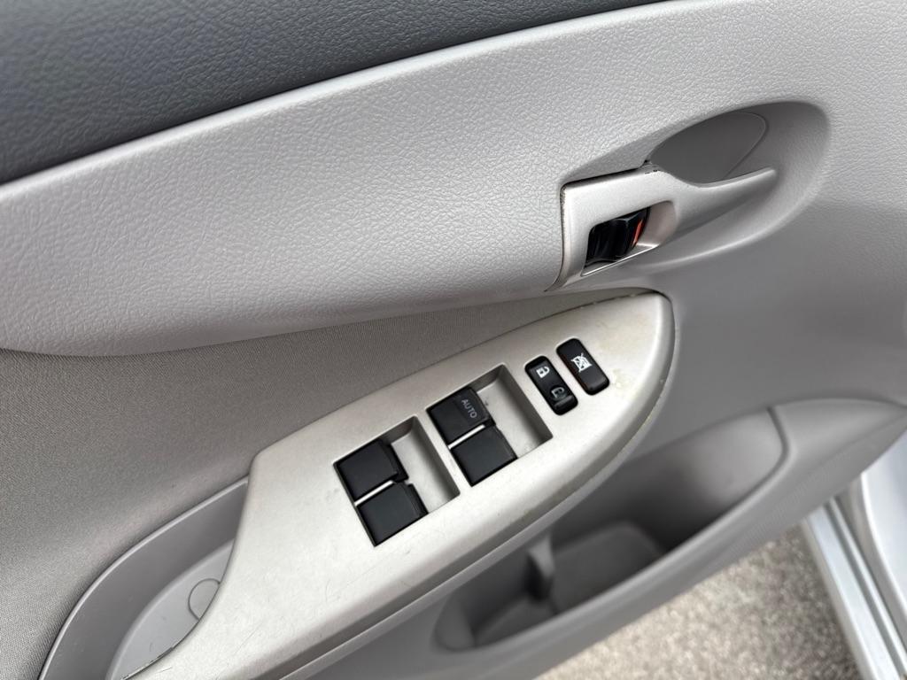 Toyota Corolla  2010