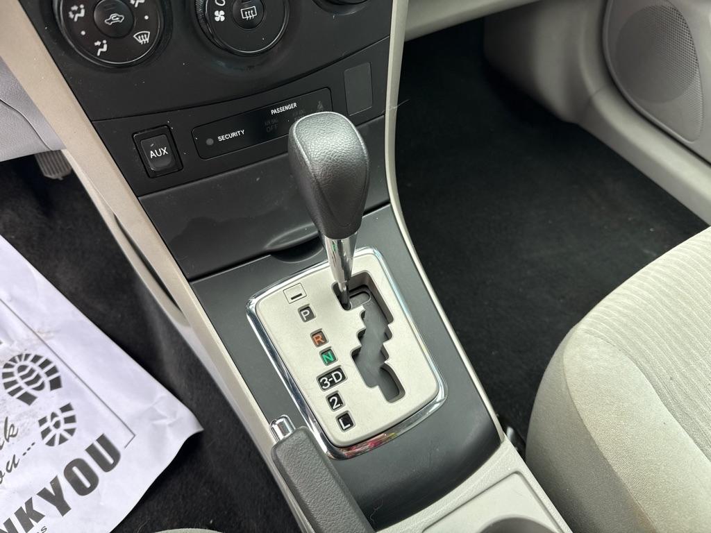 Toyota Corolla  2010