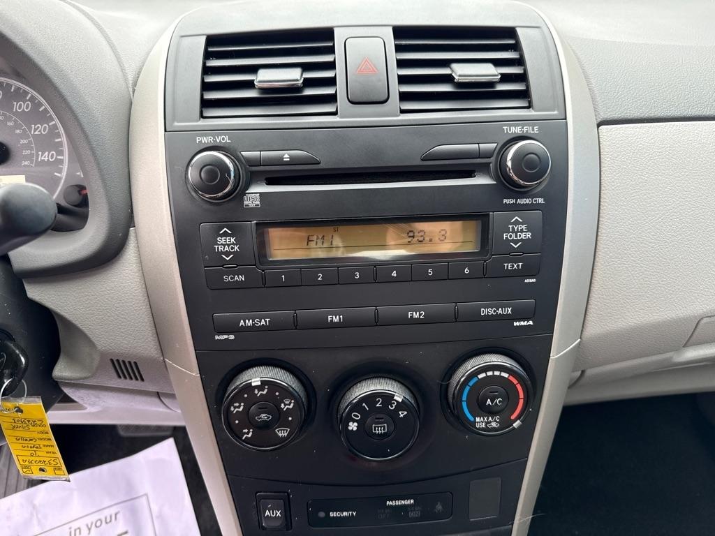 Toyota Corolla  2010