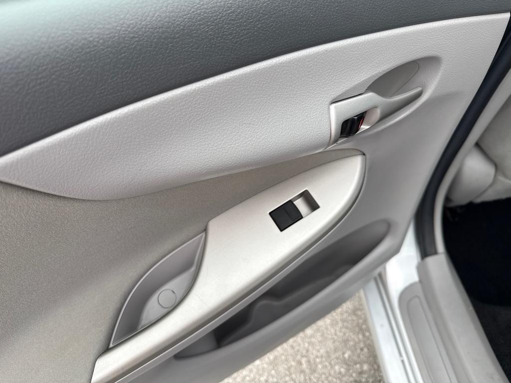 Toyota Corolla  2010