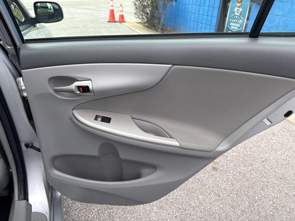 Toyota Corolla  2010