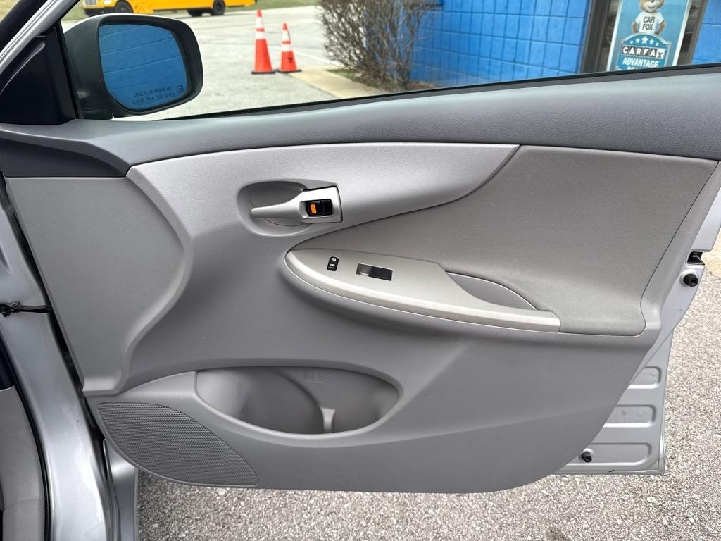 Toyota Corolla  2010