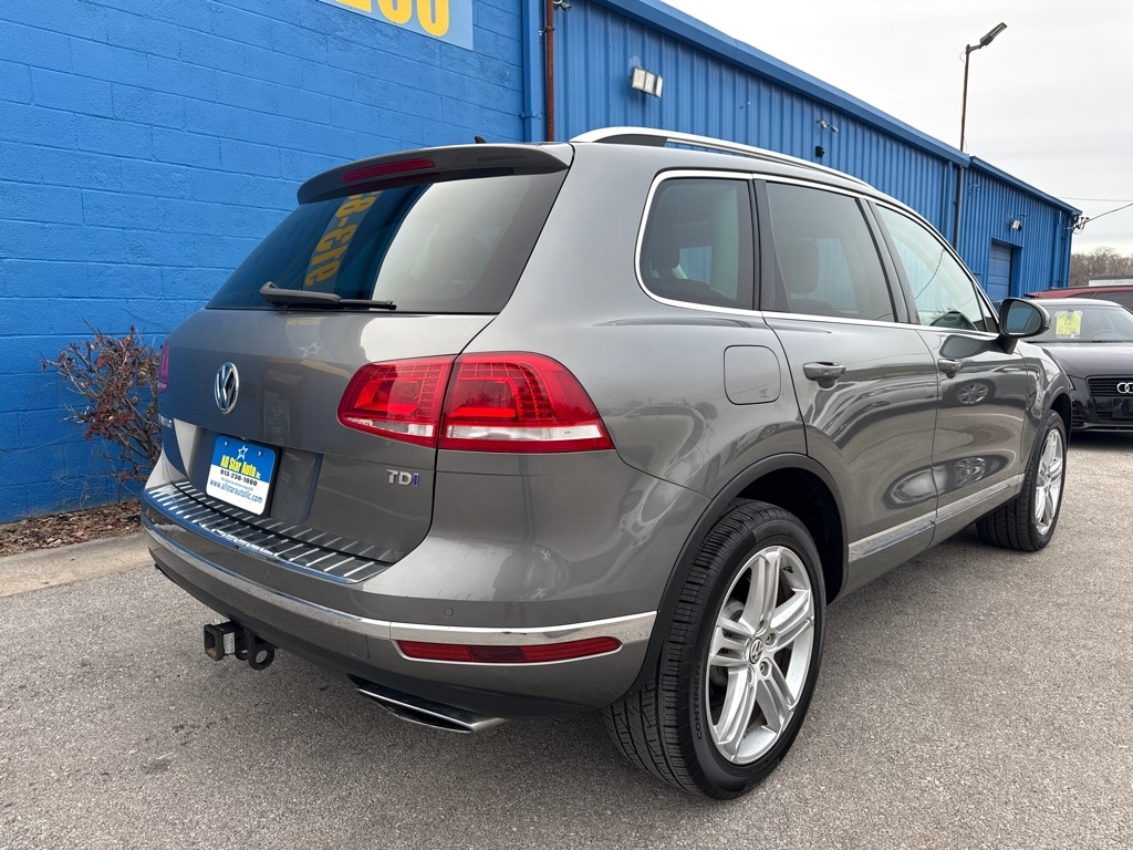2015 Volkswagen Touareg V6 TDI photo 3