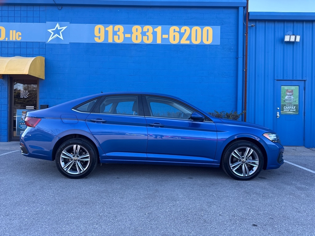 Volkswagen Jetta SE 4D Sedan at 2024