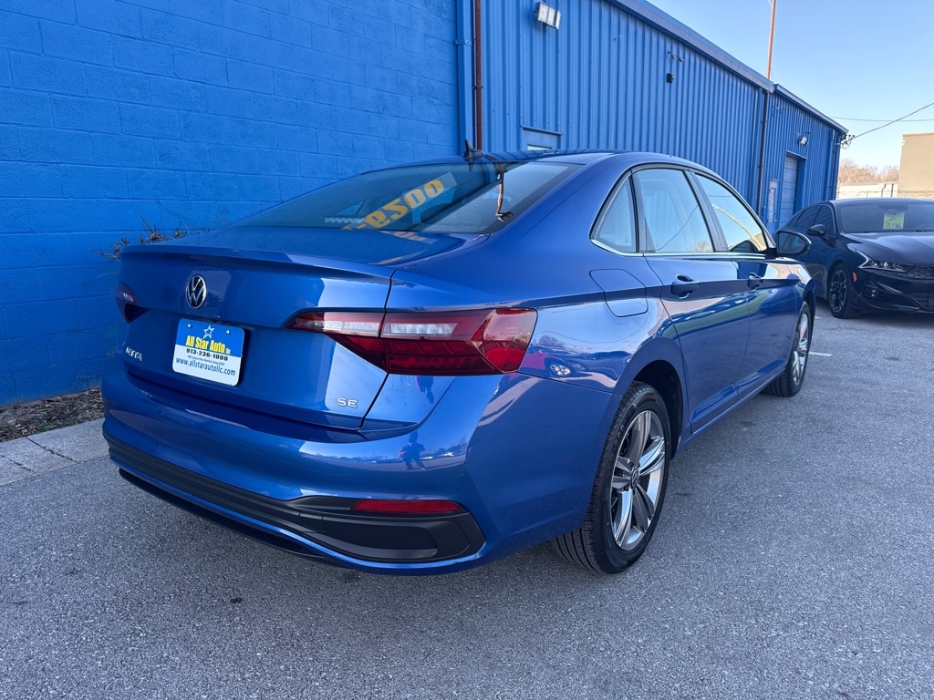 Volkswagen Jetta SE 4D Sedan at 2024