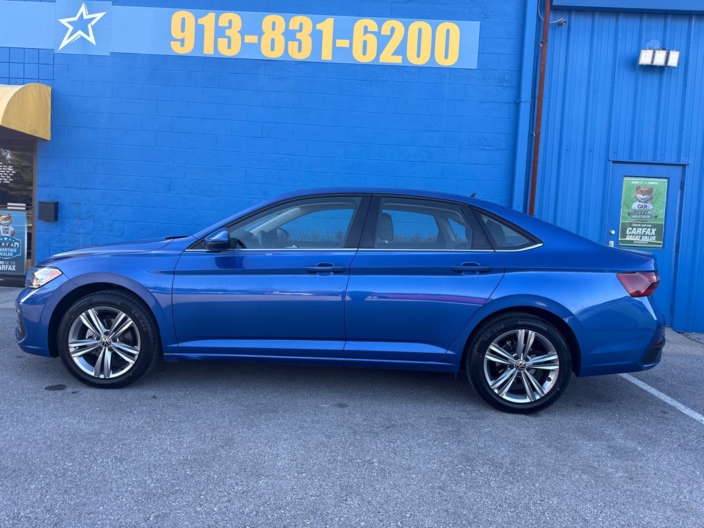 Volkswagen Jetta SE 4D Sedan at 2024