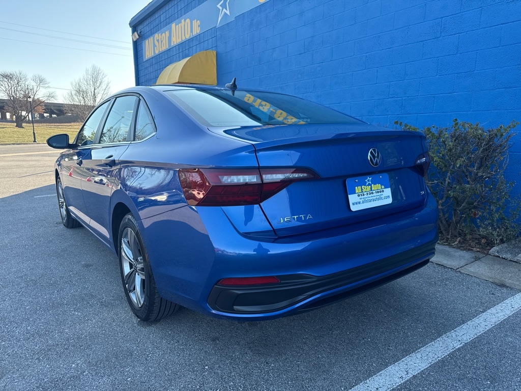Volkswagen Jetta SE 4D Sedan at 2024