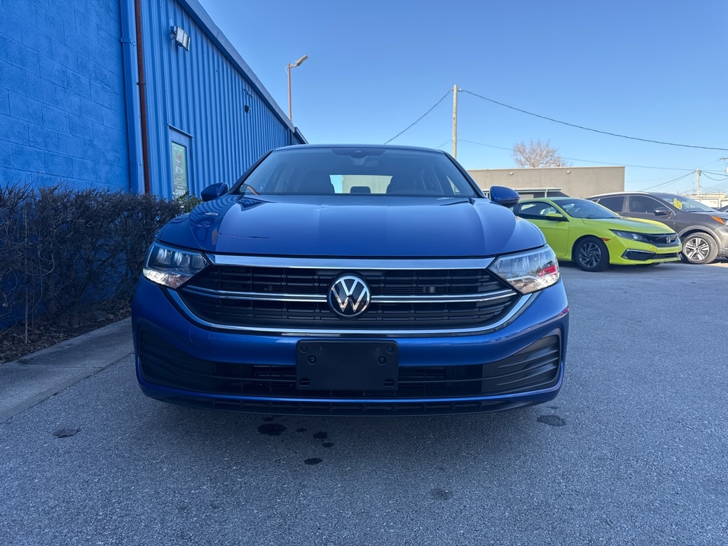 Volkswagen Jetta SE 4D Sedan at 2024