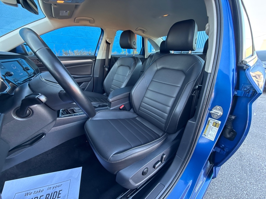 Volkswagen Jetta SE 4D Sedan at 2024