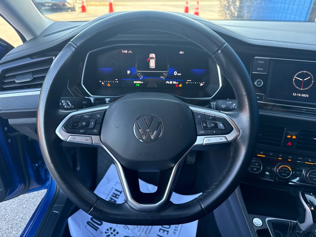 Volkswagen Jetta SE 4D Sedan at 2024