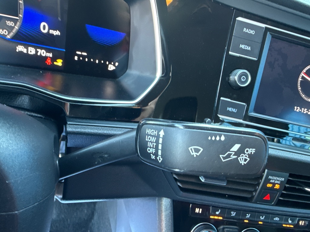 Volkswagen Jetta SE 4D Sedan at 2024