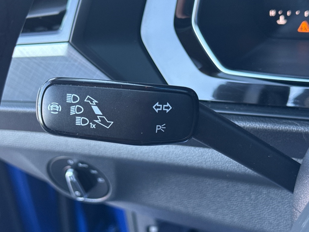 Volkswagen Jetta SE 4D Sedan at 2024