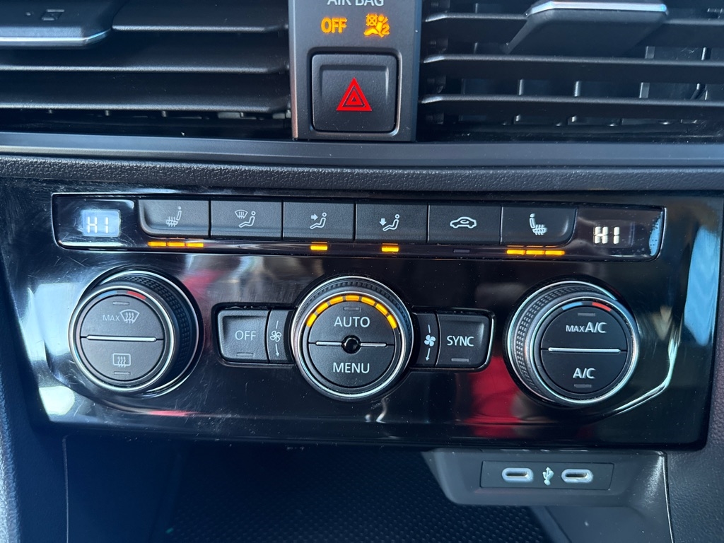 Volkswagen Jetta SE 4D Sedan at 2024