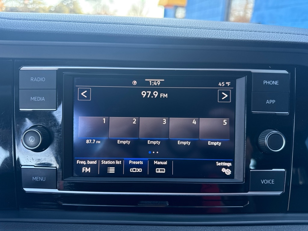 Volkswagen Jetta SE 4D Sedan at 2024