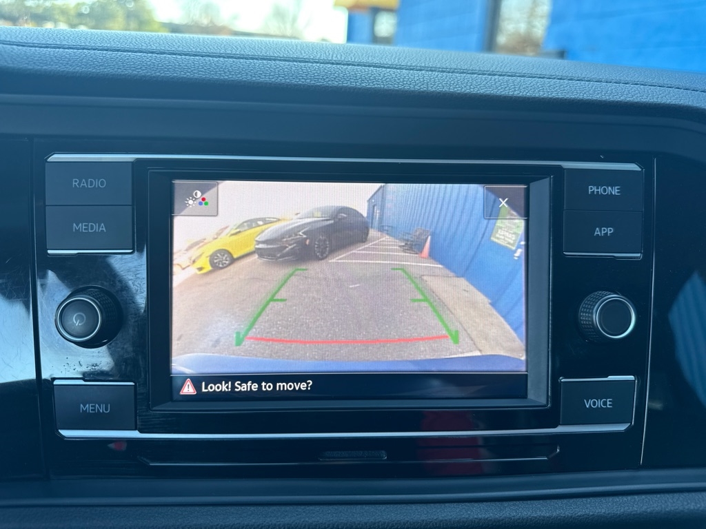 Volkswagen Jetta SE 4D Sedan at 2024