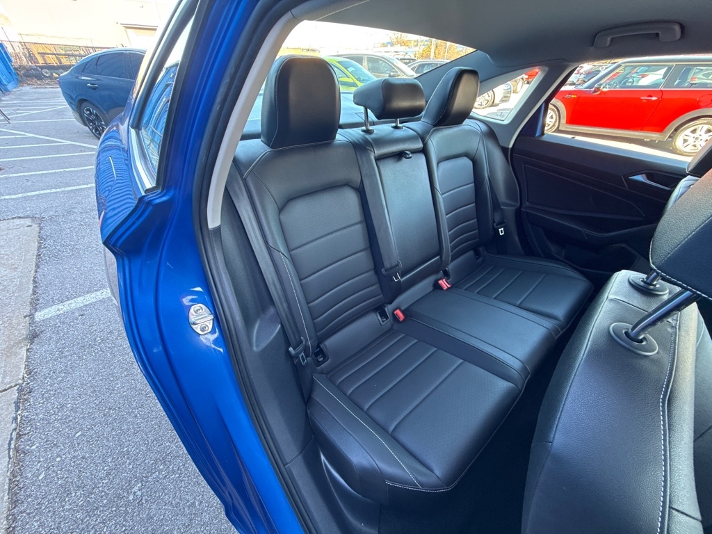 Volkswagen Jetta SE 4D Sedan at 2024