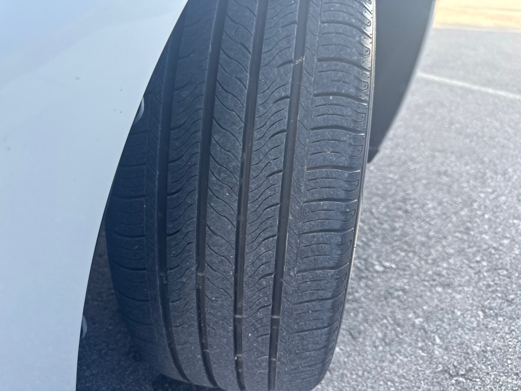 Lincoln MKZ 4dr Sdn Hybrid FWD 2012