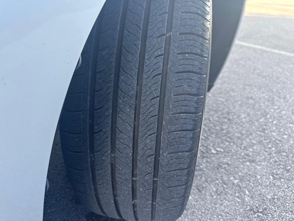 Lincoln MKZ 4dr Sdn Hybrid FWD 2012