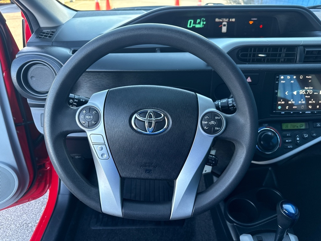 Toyota Prius c 4D Hatchback 2012