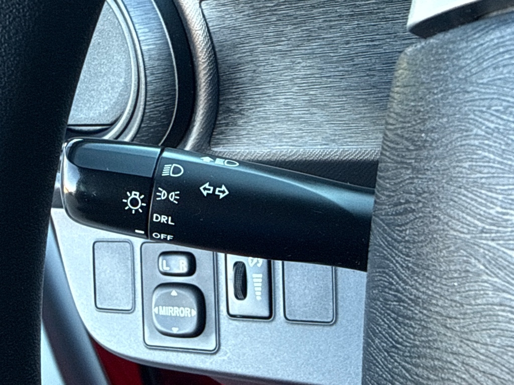 Toyota Prius c 4D Hatchback 2012