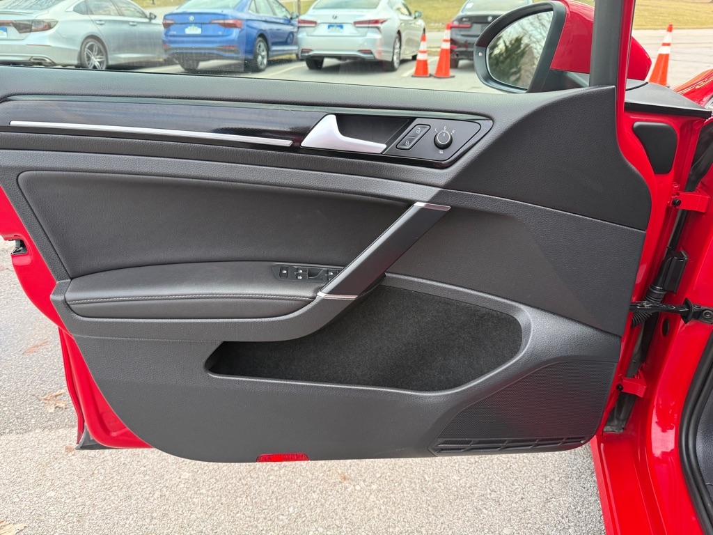 Volkswagen Golf 4dr HB Auto TSI SEL 2017