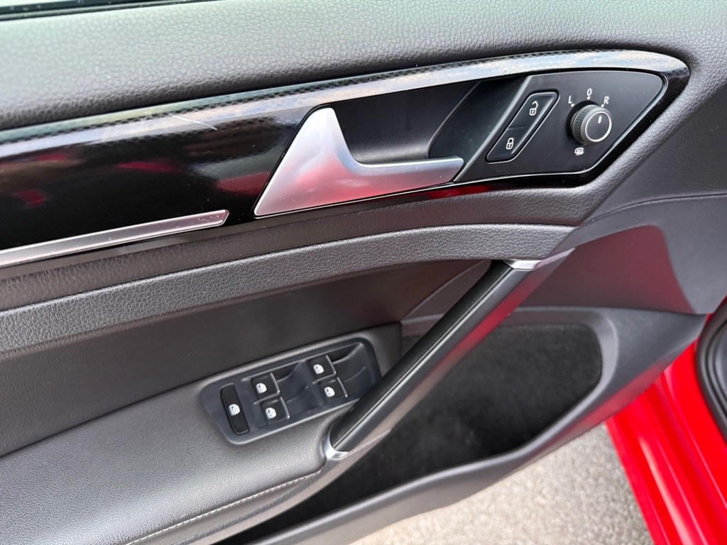 Volkswagen Golf 4dr HB Auto TSI SEL 2017