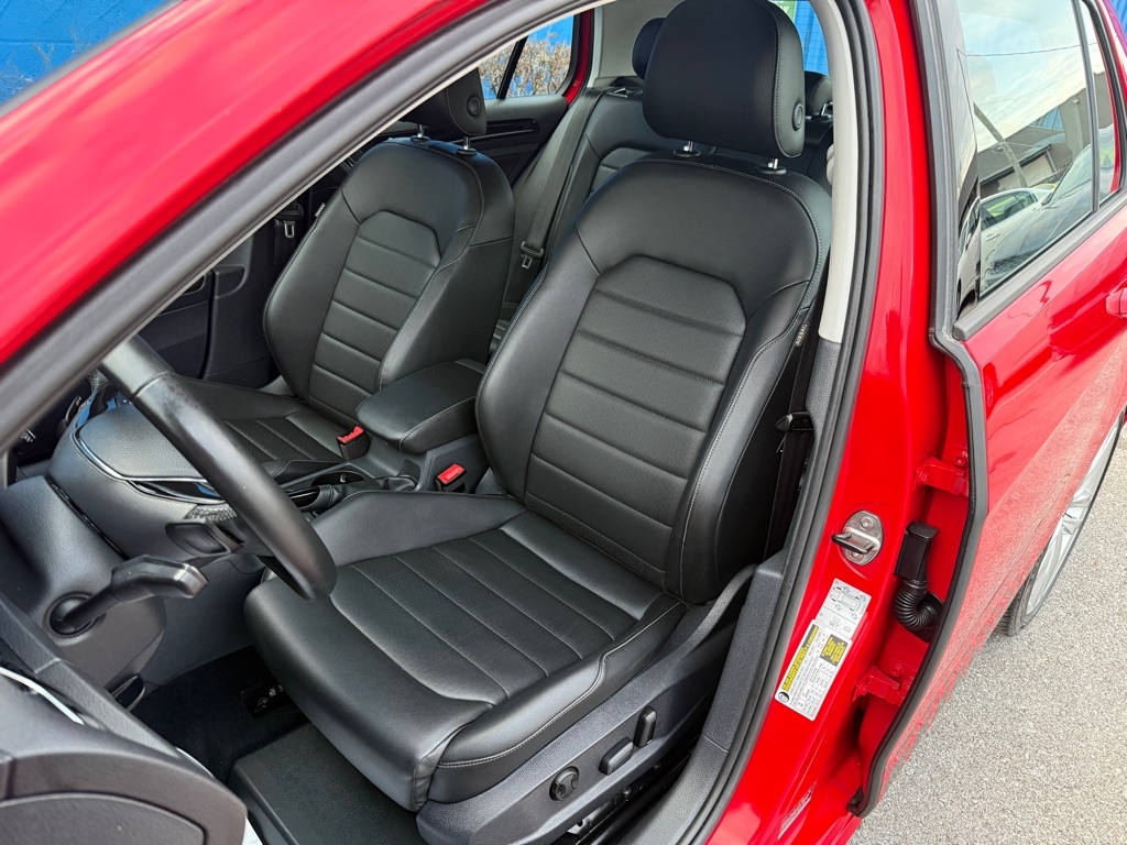 Volkswagen Golf 4dr HB Auto TSI SEL 2017