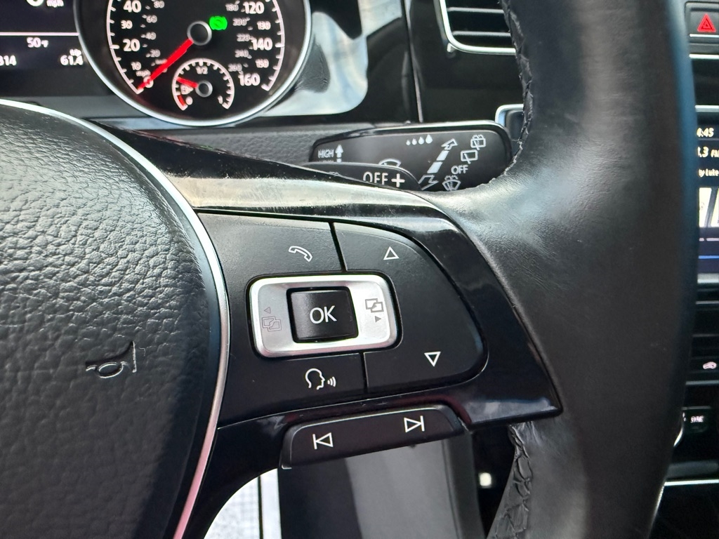 Volkswagen Golf 4dr HB Auto TSI SEL 2017