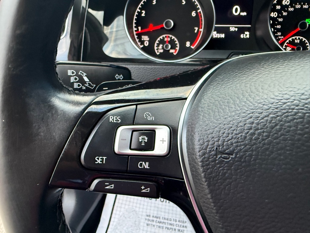 Volkswagen Golf 4dr HB Auto TSI SEL 2017