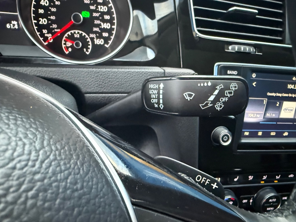 Volkswagen Golf 4dr HB Auto TSI SEL 2017